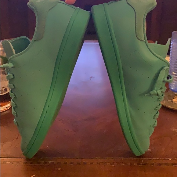 Stan Smith’s - Size 9 Monochromatic/Reflective - Picture 5 of 8